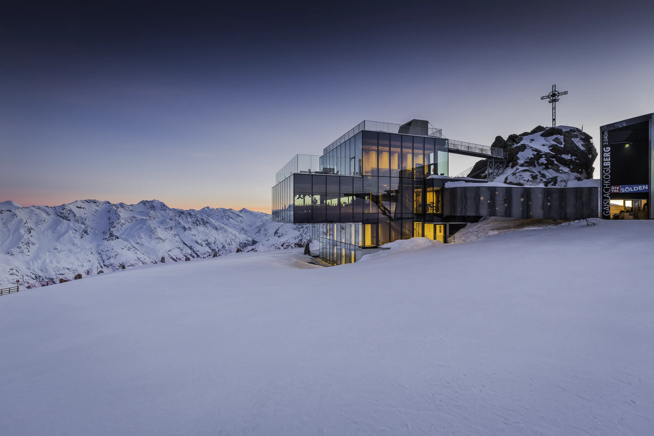 SPECTRE–kulär! Geheime Mission in den Ötztaler Alpen | Ötztal Tourismus ...